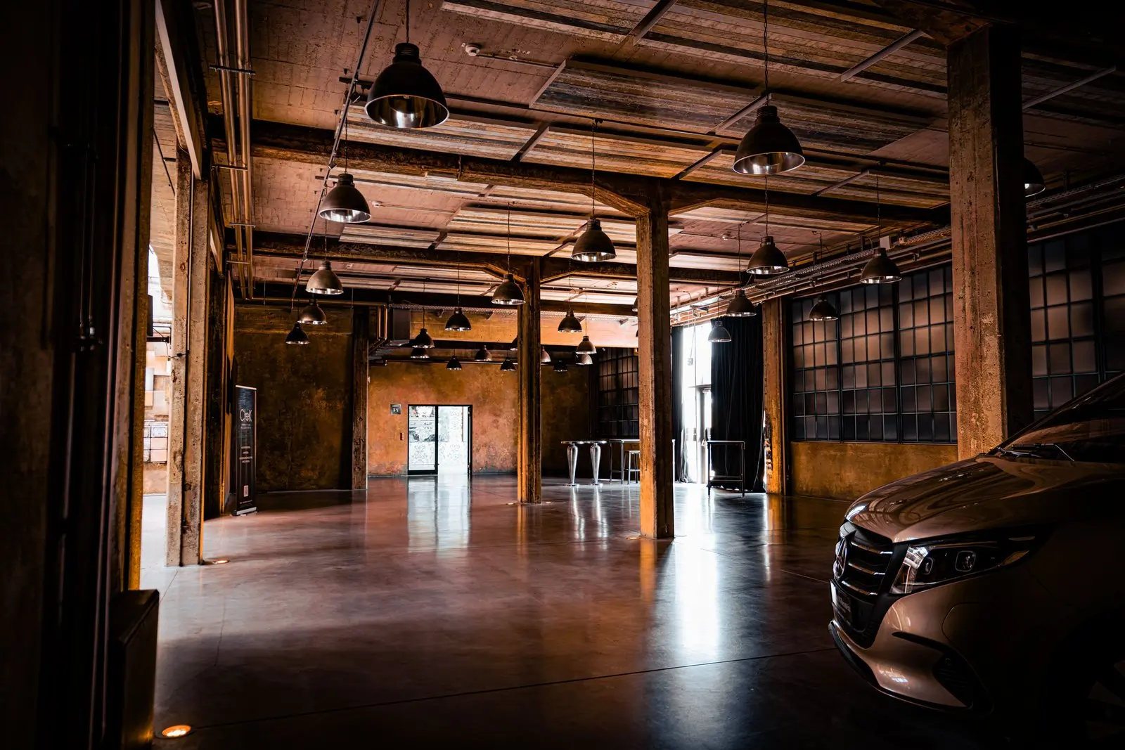 Präsenz im Empfangsbereich ab Premium